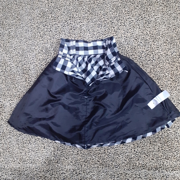 💥3/$25💥Gingham Circle Skirt w/pockets!! - Picture 3 of 9